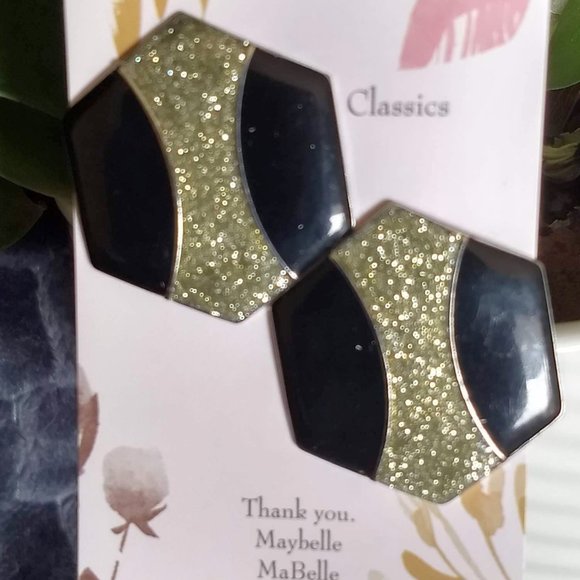 3/$25 vintage 80s black 'gold' hexagon geometric oversize earrings - Picture 2 of 4